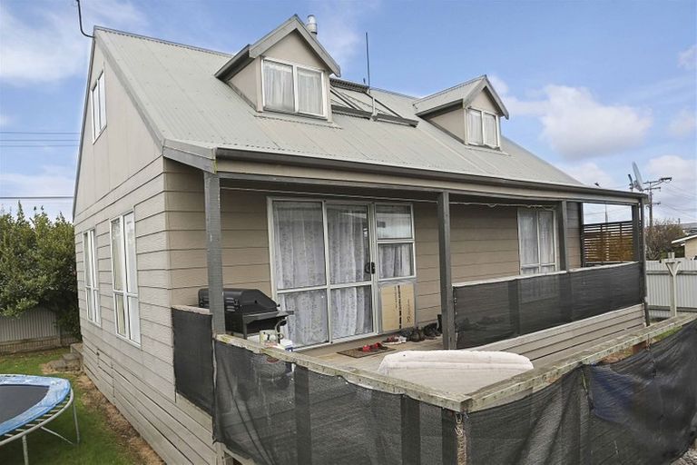 Photo of property in 1 O'byrne Street, Waikiwi, Invercargill, 9810