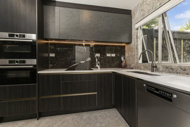 Photo of property in 23 Gordon Avenue, Forrest Hill, Auckland, 0620