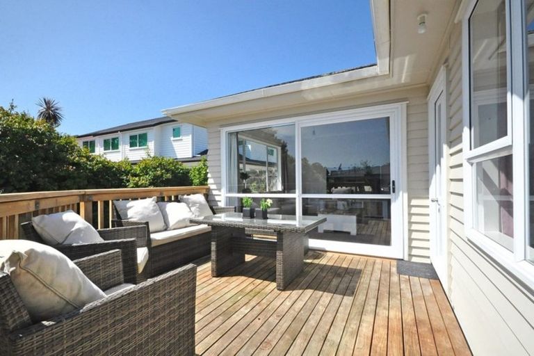 Photo of property in 86a Sylvan Crescent, Te Atatu South, Auckland, 0610