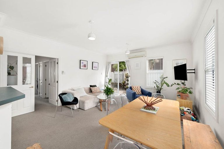 Photo of property in 18a Hill Street, Thorndon, Wellington, 6011