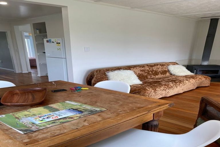 Photo of property in 12 The Avenue, Otaki Beach, Otaki, 5512