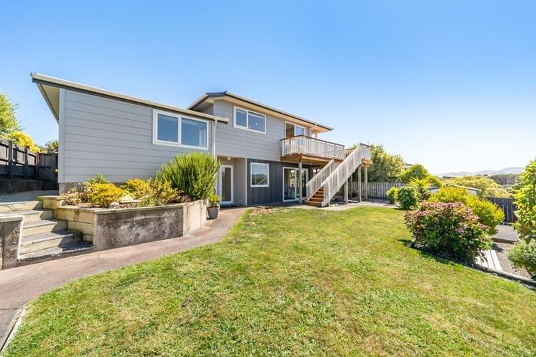 Photo of property in 7 James Cook Drive, Whitby, Porirua, 5024