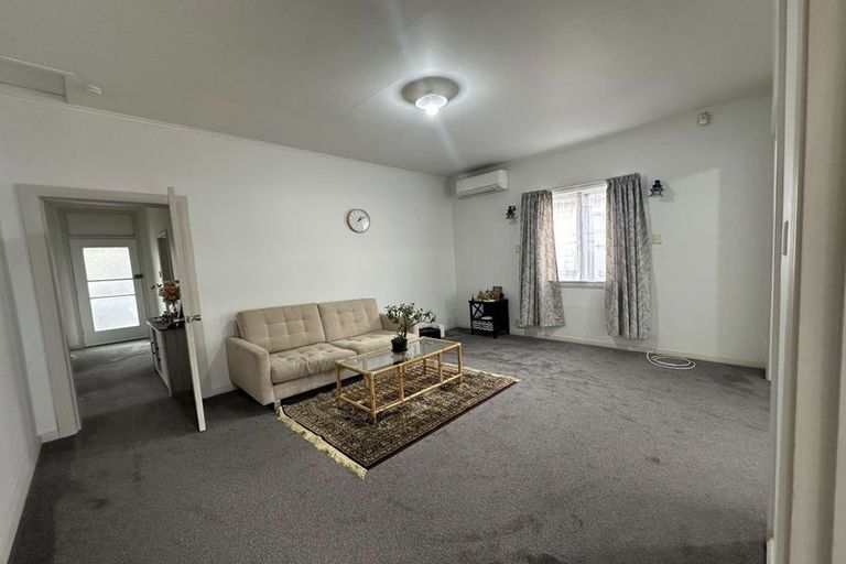 Photo of property in 124 Randwick Road, Moera, Lower Hutt, 5010