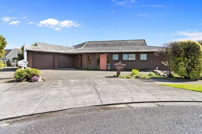 Photo of property in 12 Tamati Place, Merrilands, New Plymouth, 4312