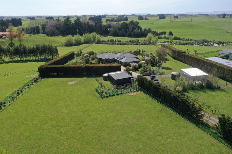 Photo of property in 472 Lees Road, Feilding, 4775