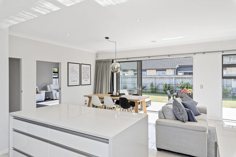 Photo of property in 11 Petrel Close, Paraparaumu Beach, Paraparaumu, 5032