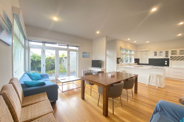 Photo of property in 2a Cumberland Avenue, Westmere, Auckland, 1022