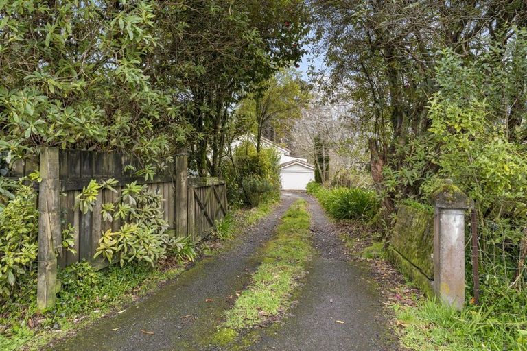 Photo of property in 55 Tarata Road, Inglewood, 4387