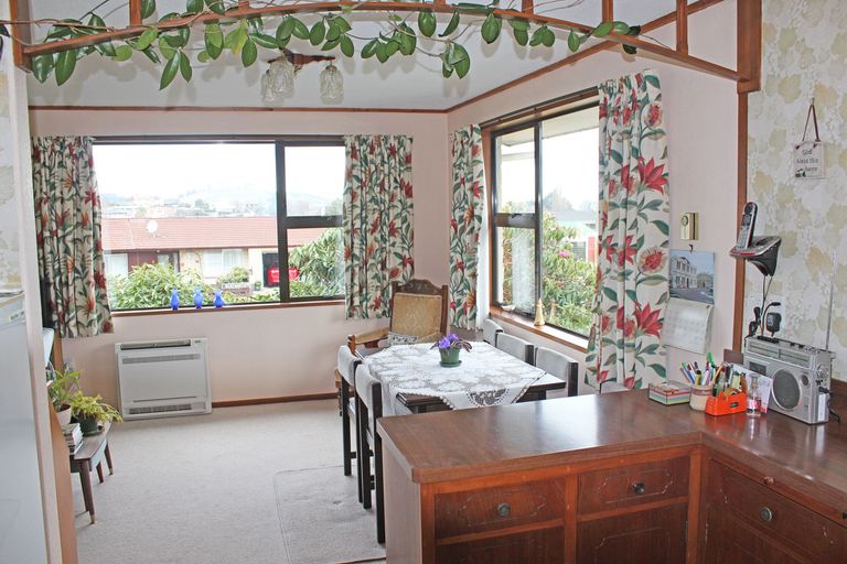 Photo of property in 6a Stuart Street, Holmes Hill, Oamaru, 9401