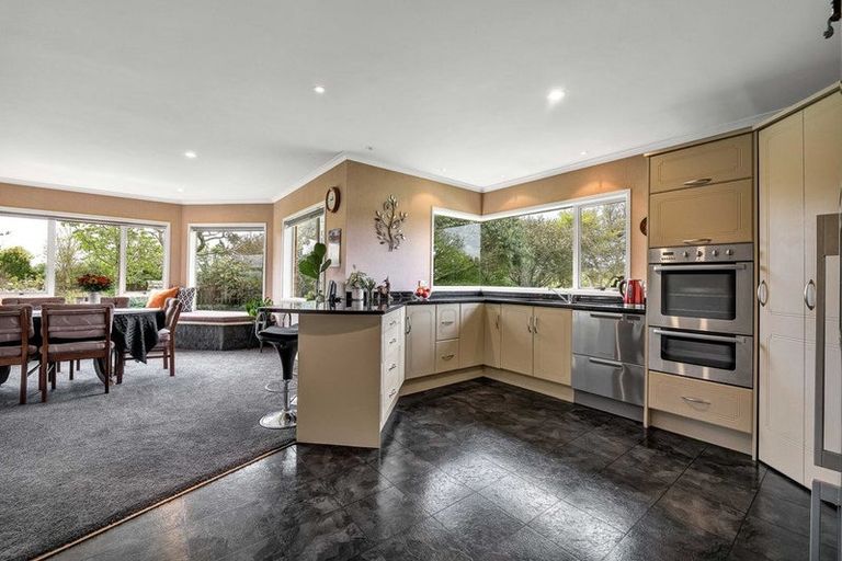 Photo of property in 550 Mountain Road, Lepperton, New Plymouth, 4373