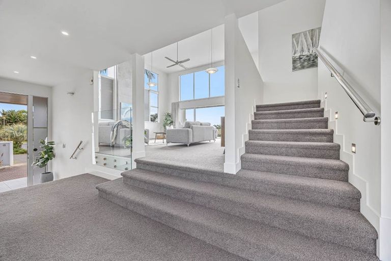 Photo of property in 15 Courtneys, West Harbour, Auckland, 0618