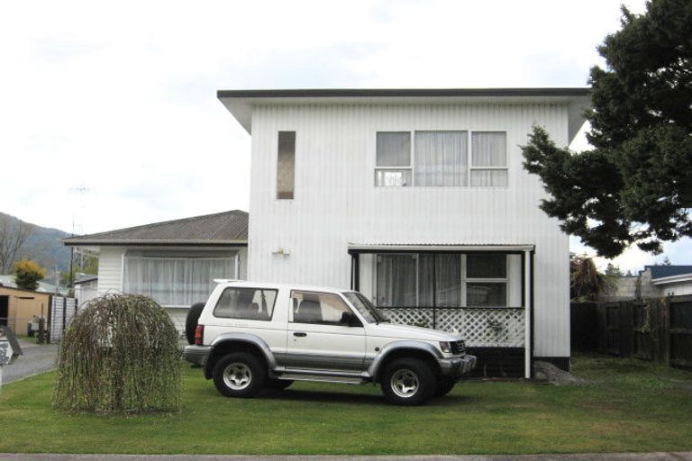 Photo of property in 3 Kelly Street, Utuhina, Rotorua, 3015