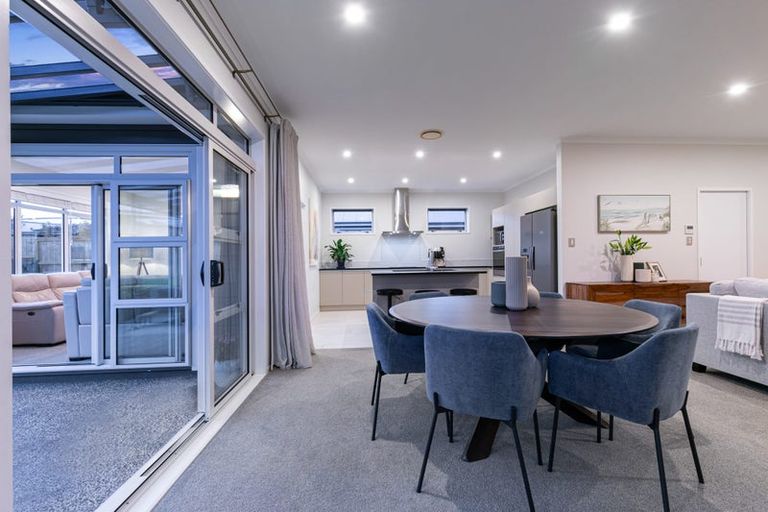 Photo of property in 22 Malbec Place, Huapai, Kumeu, 0810