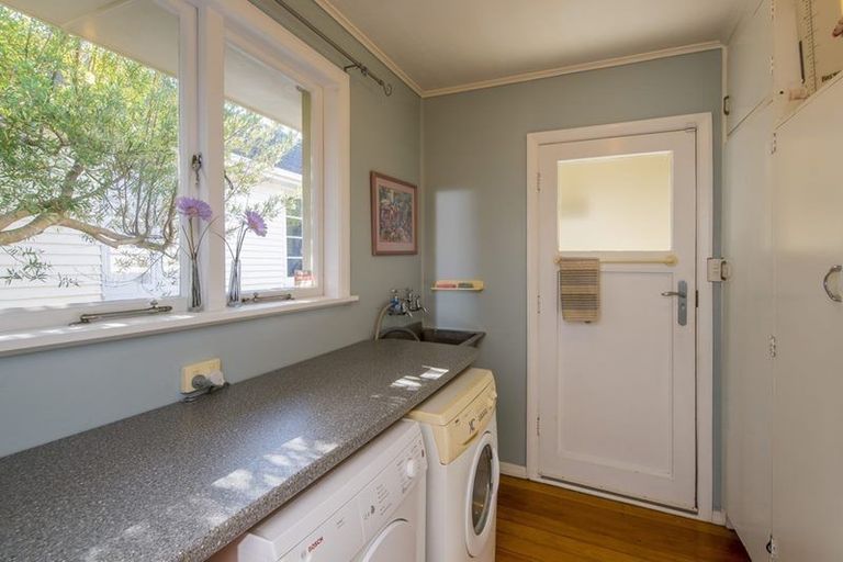 Photo of property in 137 Seaview Road, Paraparaumu Beach, Paraparaumu, 5032