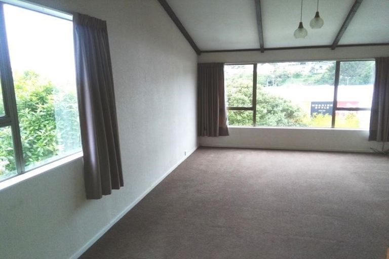 Photo of property in 12/29 Main Road, Tawa, Wellington, 5028