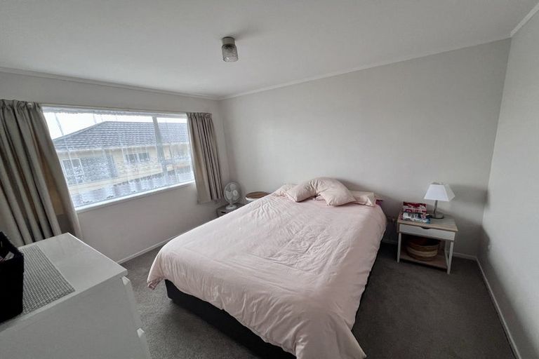 Photo of property in 1/24 Bayview Road, Bayview, Auckland, 0629