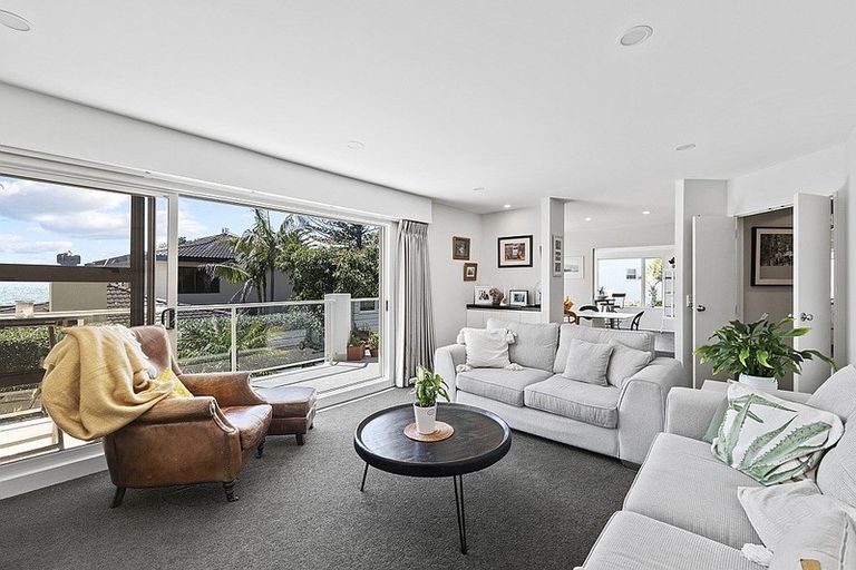 Photo of property in 5a Craig Road, Milford, Auckland, 0620