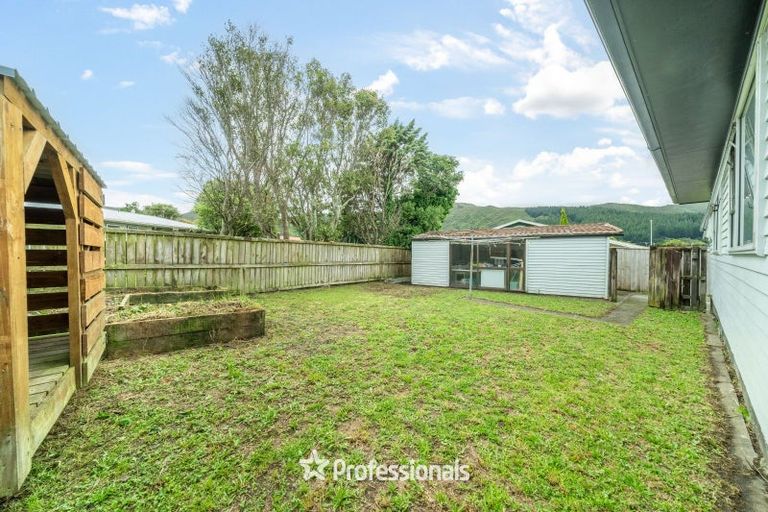 Photo of property in 4 Bexley Grove, Wainuiomata, Lower Hutt, 5014