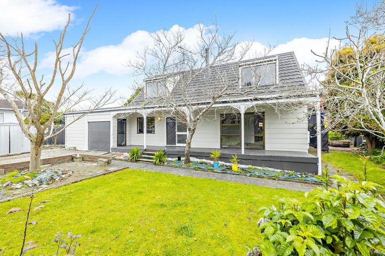 Photo of property in 11 Slim Place, Clendon Park, Auckland, 2103