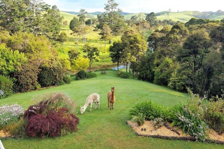 Photo of property in 846 Puketona Road, Haruru, 0204