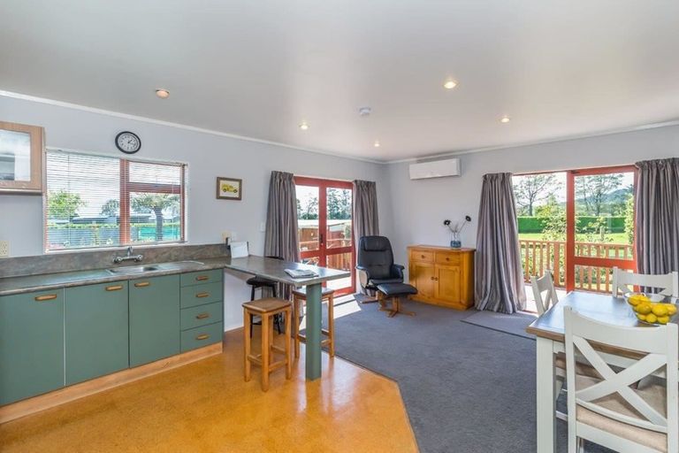 Photo of property in 461 Tararua Road, Levin, 5571