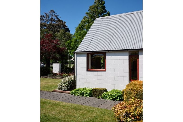 Photo of property in 39 Westburn Terrace, Burnside, Christchurch, 8041