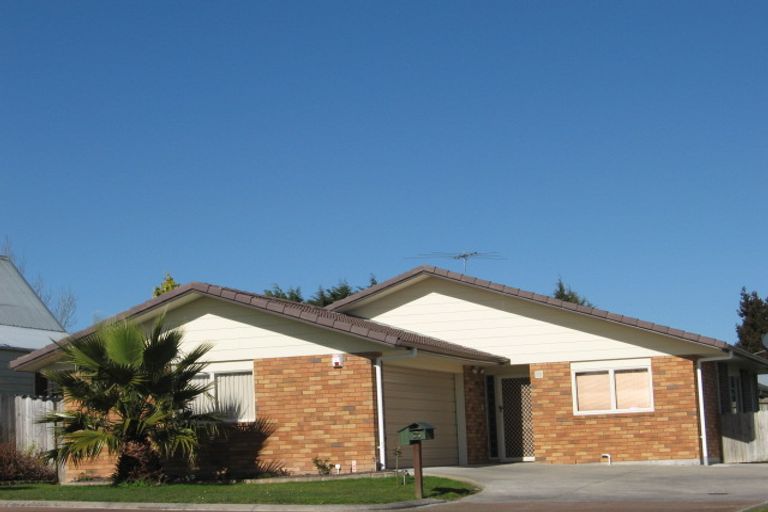 Photo of property in 53 Carisbrook Crescent, Papakura, 2110