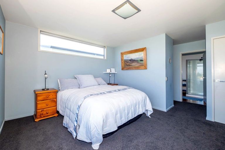 Photo of property in 2 Moore Street, Waimataitai, Timaru, 7910