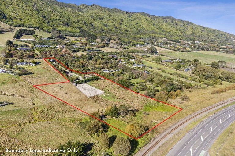 Photo of property in 240 Huia Street, Waikanae, 5391