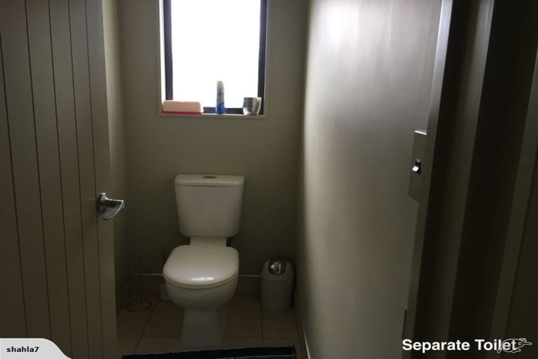 Photo of property in 4 Johnstone Drive, Fitzherbert, Palmerston North, 4410