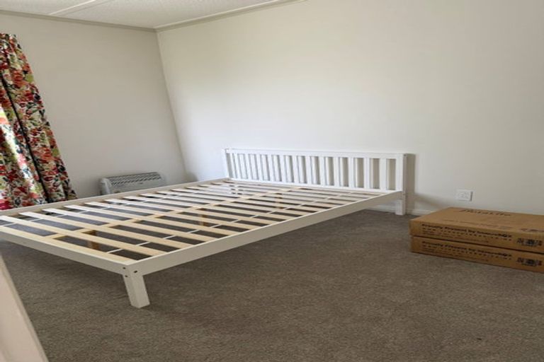 Photo of property in 1 Renown Road, Raumati South, Paraparaumu, 5032