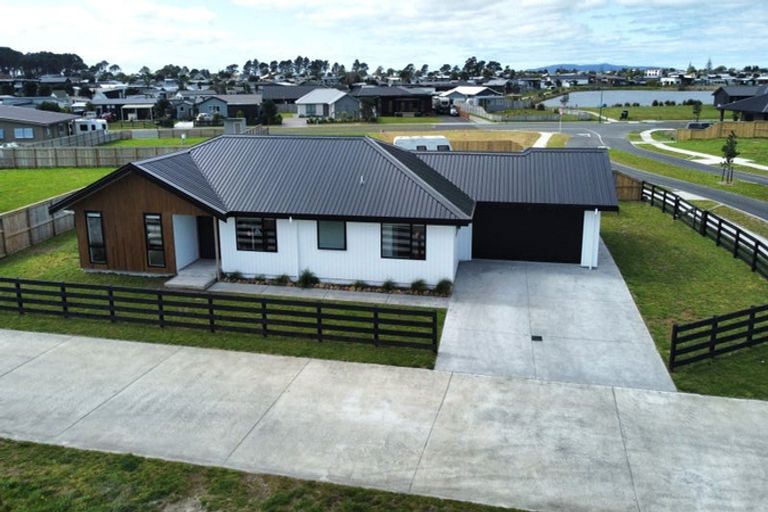 Photo of property in 2 Kotare Way, Matarangi, Whitianga, 3592