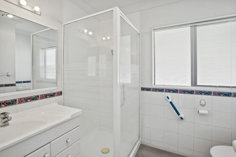 Photo of property in 22 Chatswood Grove, Fitzroy, New Plymouth, 4312