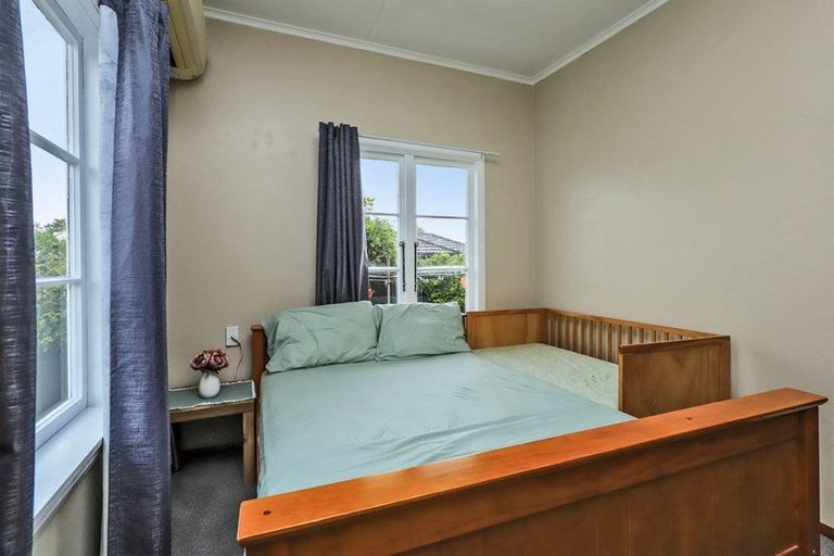 Photo of property in 1103 Heretaunga Street East, Parkvale, Hastings, 4122