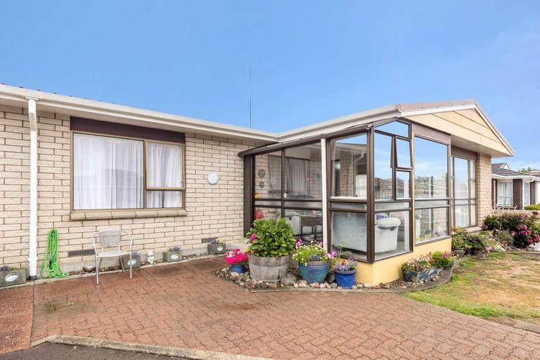 Photo of property in 5 Chertsey Court, Roslyn, Palmerston North, 4414