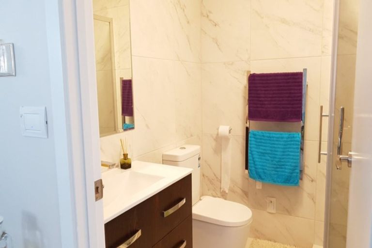 Photo of property in 254 Glamorgan Drive, Northcross, Auckland, 0630