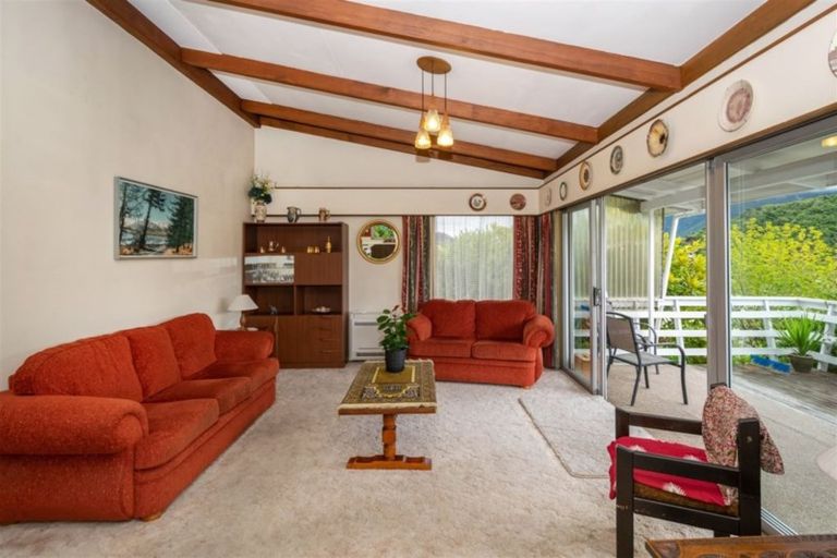 Photo of property in 50b Milton Terrace, Picton, 7220