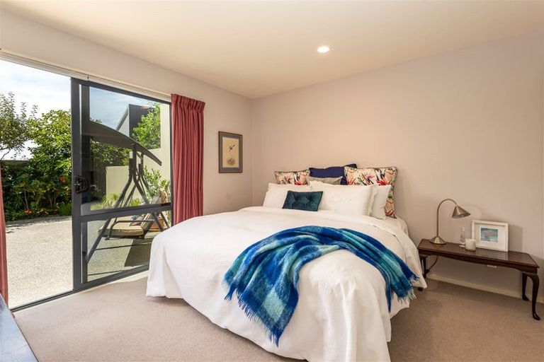 Photo of property in 4 Avery Place, Redcliffs, Christchurch, 8081