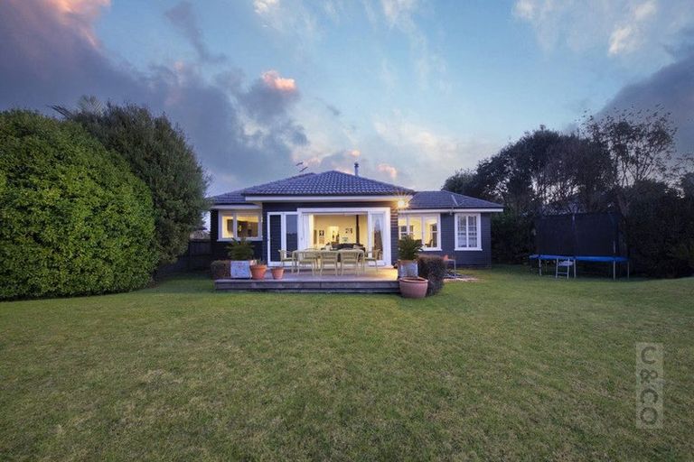 Photo of property in 11 Elliot Street, Riverhead, 0820