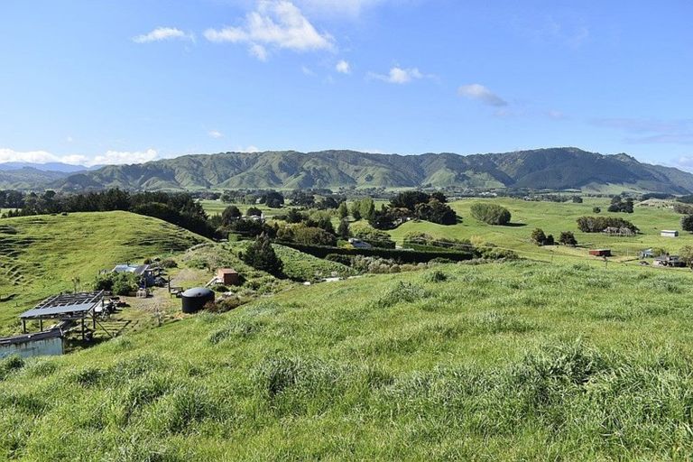 Photo of property in 180 Te Horo Beach Road, Te Horo, Otaki, 5581