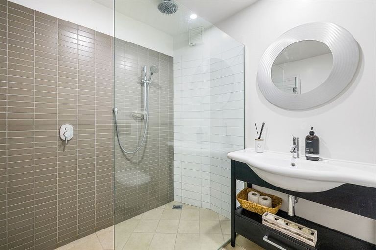 Photo of property in 73 Moana Road, Plimmerton, Porirua, 5026