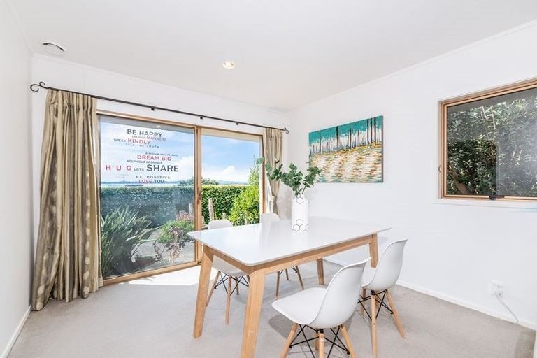 Photo of property in 11 View Road, Shelly Park, Auckland, 2014