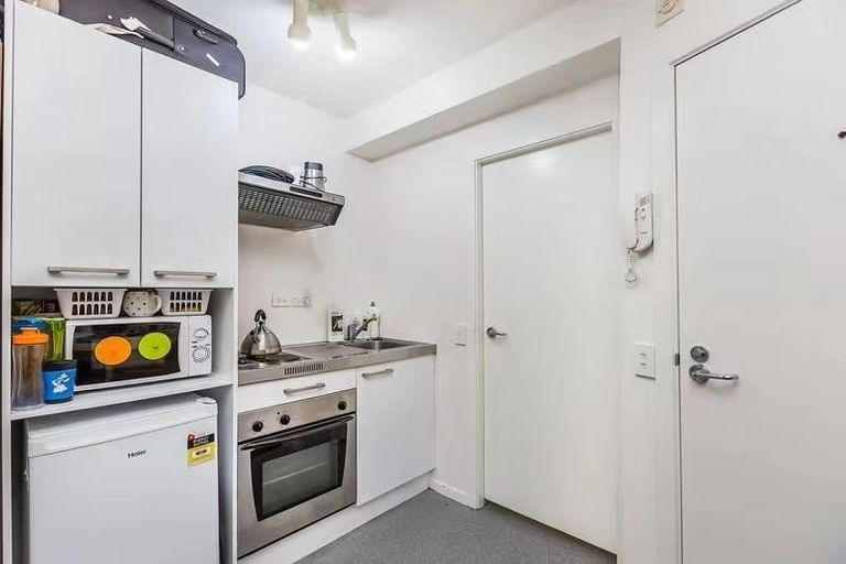 Photo of property in Orange Apartments/victoria Centr, 302/169 The Terrace, Wellington Central, Wellington, 6011
