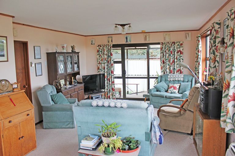 Photo of property in 6a Stuart Street, Holmes Hill, Oamaru, 9401