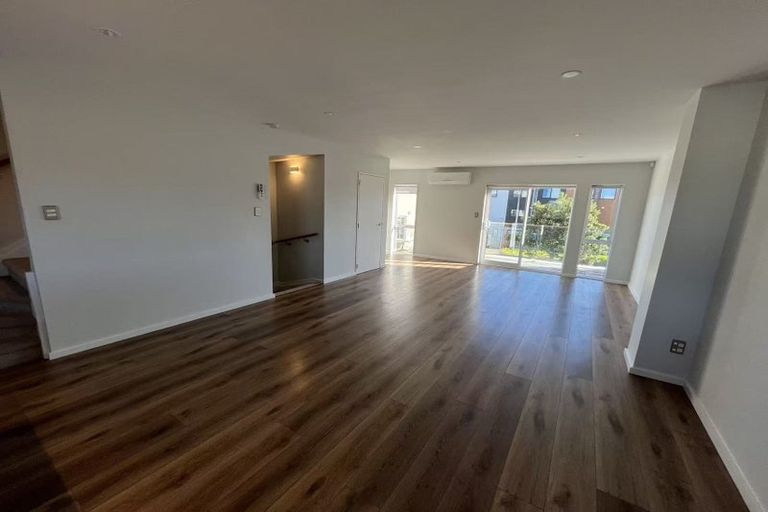 Photo of property in 87 Bordeaux Parade, Te Atatu South, Auckland, 0610