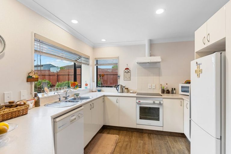 Photo of property in 2/16 Travers Place, Northpark, Auckland, 2013