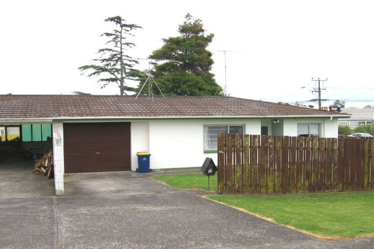 Photo of property in 1/1 Raeben Avenue, Hillcrest, Auckland, 0627