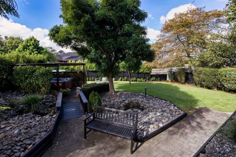 Photo of property in 54 Redlands Grove, Swanson, Auckland, 0612