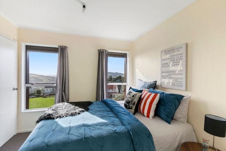 Photo of property in 64 Cunliffe Street, Churton Park, Wellington, 6037