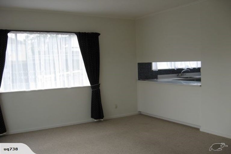 Photo of property in 25a Chetwode Grove, Newlands, Wellington, 6037